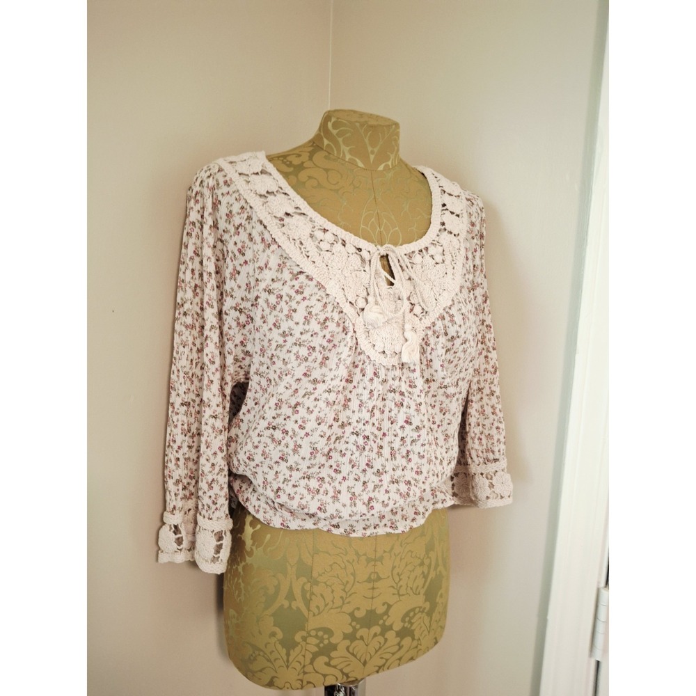 Vintage America Jeans Floral Crochet Blouse Size Medium Boho Cottagecore